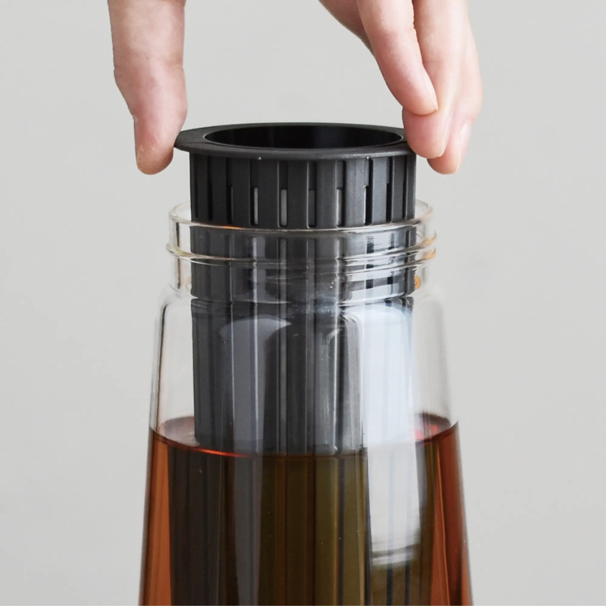 Kinto - LUCE Cold Brew Carafe 1L - Image 4